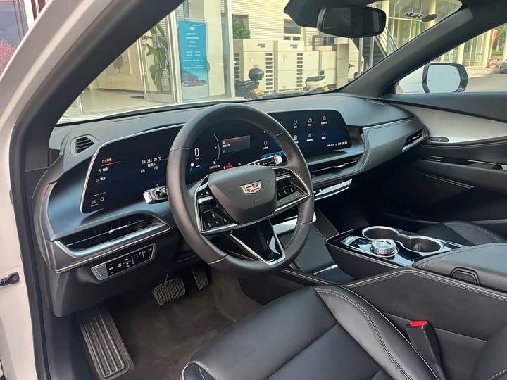 Cadillac GT4, 2024 — фото 5 из 9
