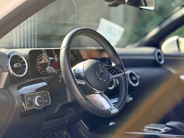 Mercedes-Benz A-Class, 2023 — фото 3 из 9