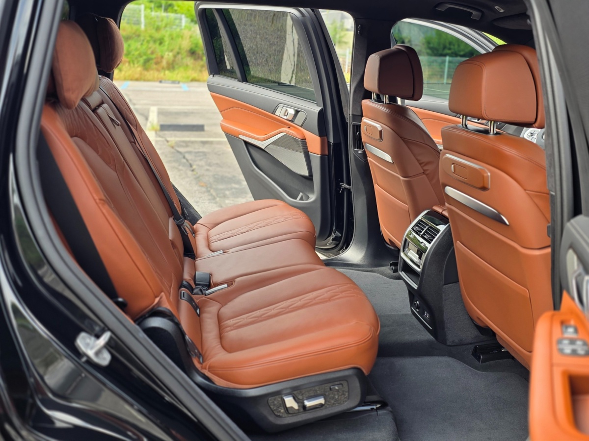 BMW X7, 2025 — фото 12 из 12