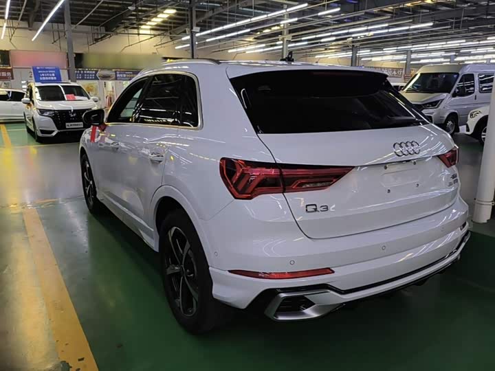Audi Q3, 2025 — фото 5 из 9
