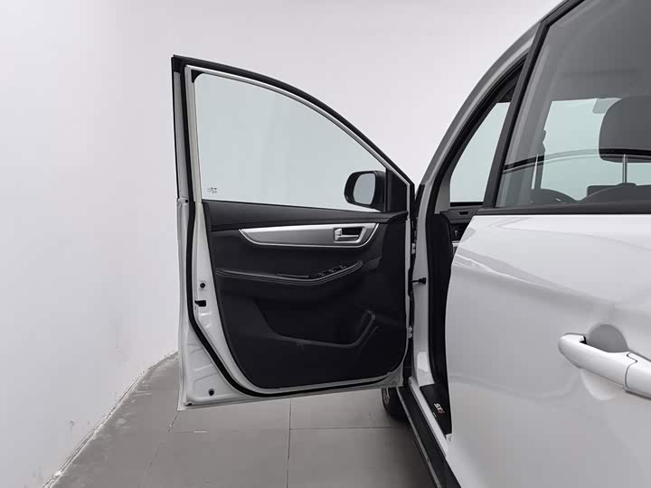 Dongfeng Forthing SX6, 2022 — фото 8 из 9