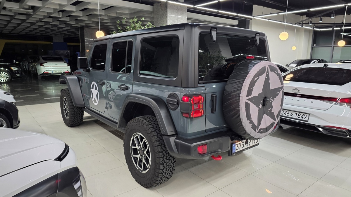 Jeep Wrangler, 2025 — фото 8 из 12