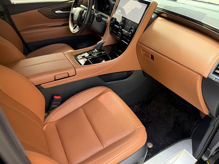 Toyota Alphard, 2024 — фото 9 из 9