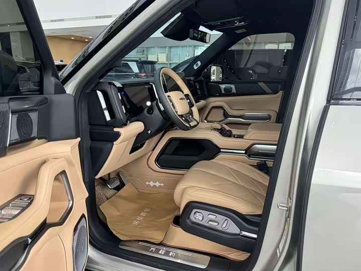 BYD FangChengBao Leopard 8, 2024 — фото 4 из 9