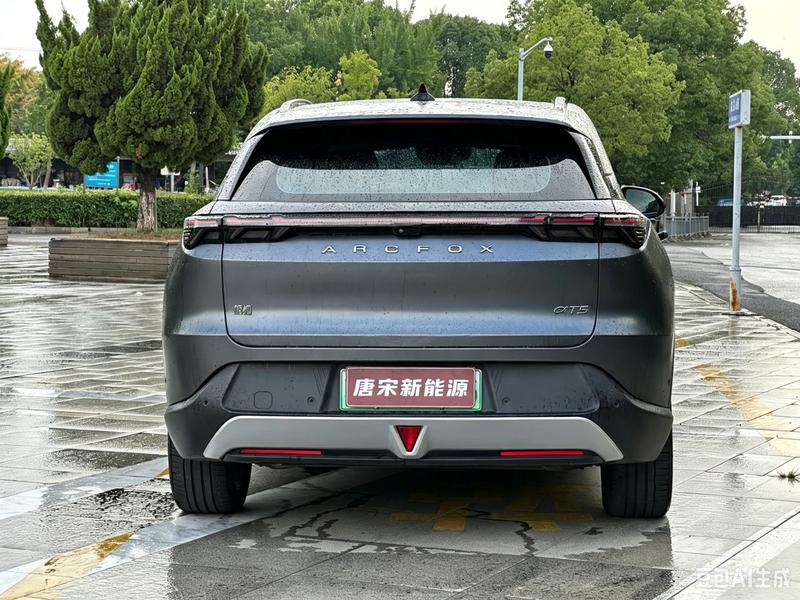 BAIC Arcfox Alpha T5, 2024 — фото 4 из 12
