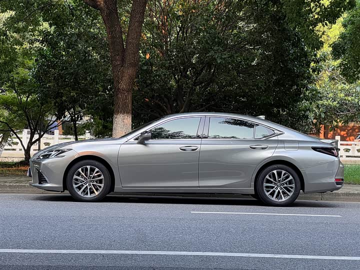Lexus ES, 2024 — фото 5 из 9