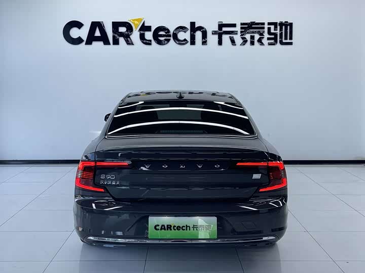 Volvo S90 Hybrid, 2021 — фото 4 из 9