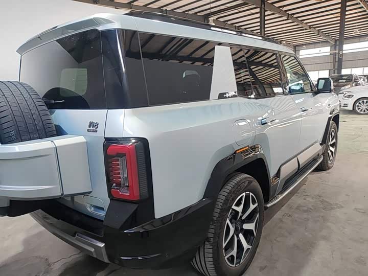 BYD FangChengBao Leopard 8, 2025 — фото 5 из 9