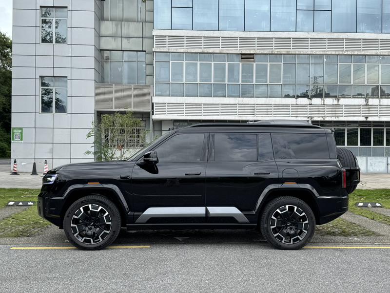 BYD FangChengBao Leopard 8, 2025 — фото 4 из 12