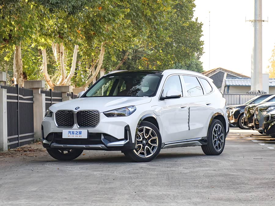 BMW iX1, 2026 — купить в Москве под ключ