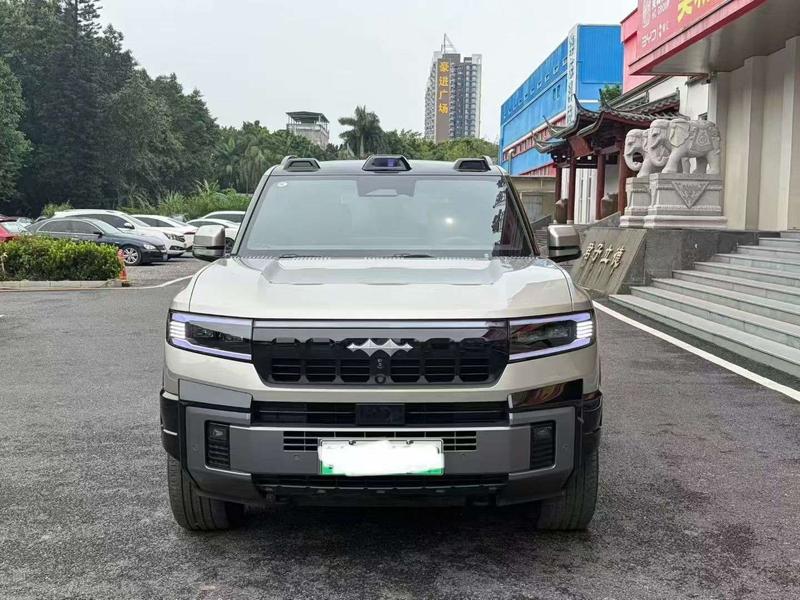 BYD FangChengBao Leopard 8, 2025 — фото 2 из 10