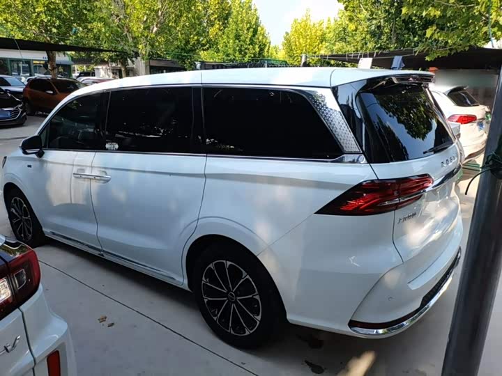 Roewe iMax 8, 2021 — фото 5 из 9