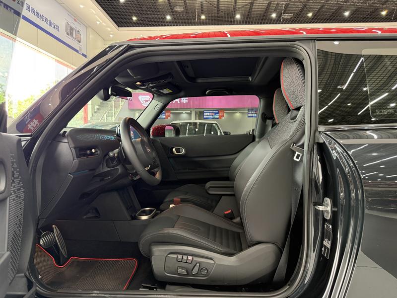 Mini Mini JCW, 2025 — фото 11 из 12