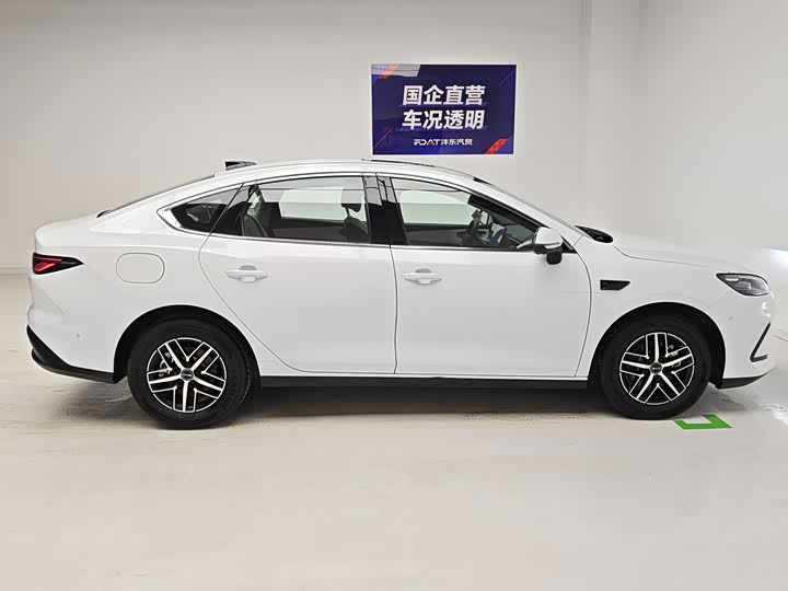 BYD Seal 05 DM-i Hybrid, 2024 — фото 7 из 9