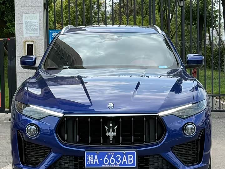 Maserati Levante, 2022 — фото 2 из 9