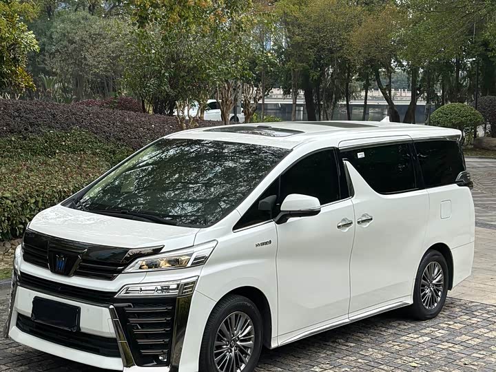 Toyota Vellfire, 2022 — купить в Перми под ключ