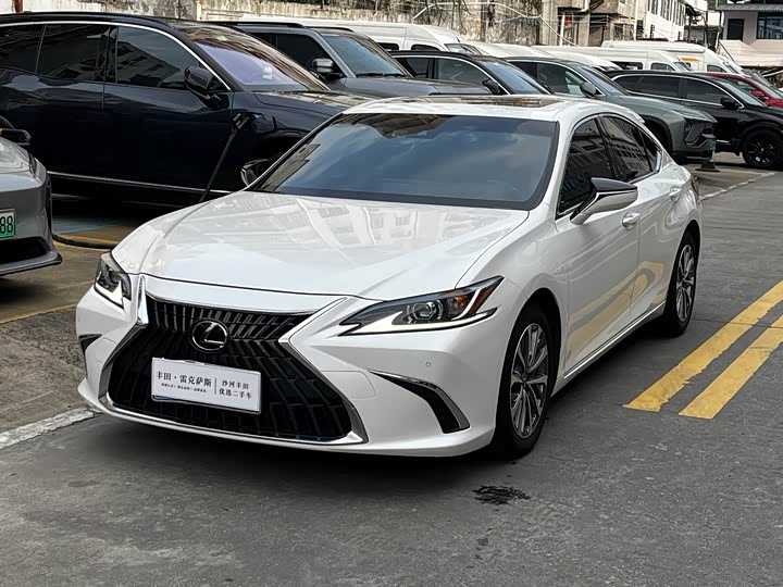 Lexus ES, 2023 — купить в Курске под ключ