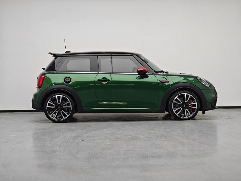 Mini Mini JCW, 2023 — фото 8 из 12