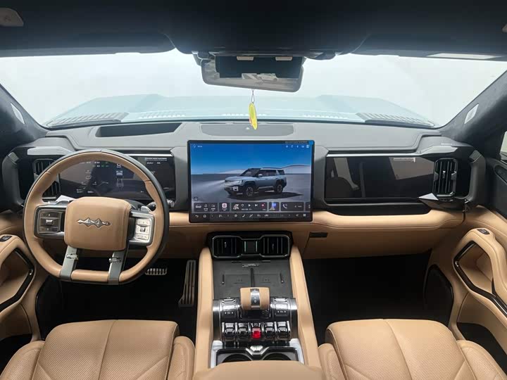 BYD FangChengBao Leopard 8, 2024 — фото 6 из 9