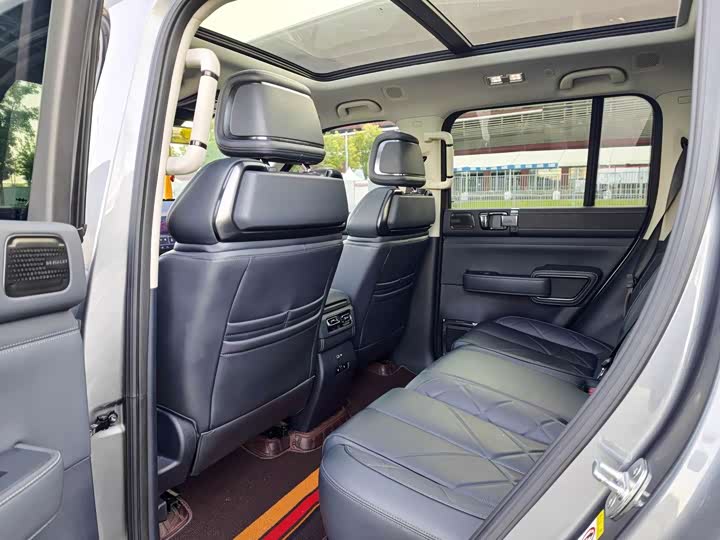 BYD FangChengBao Leopard 5, 2023 — фото 7 из 9