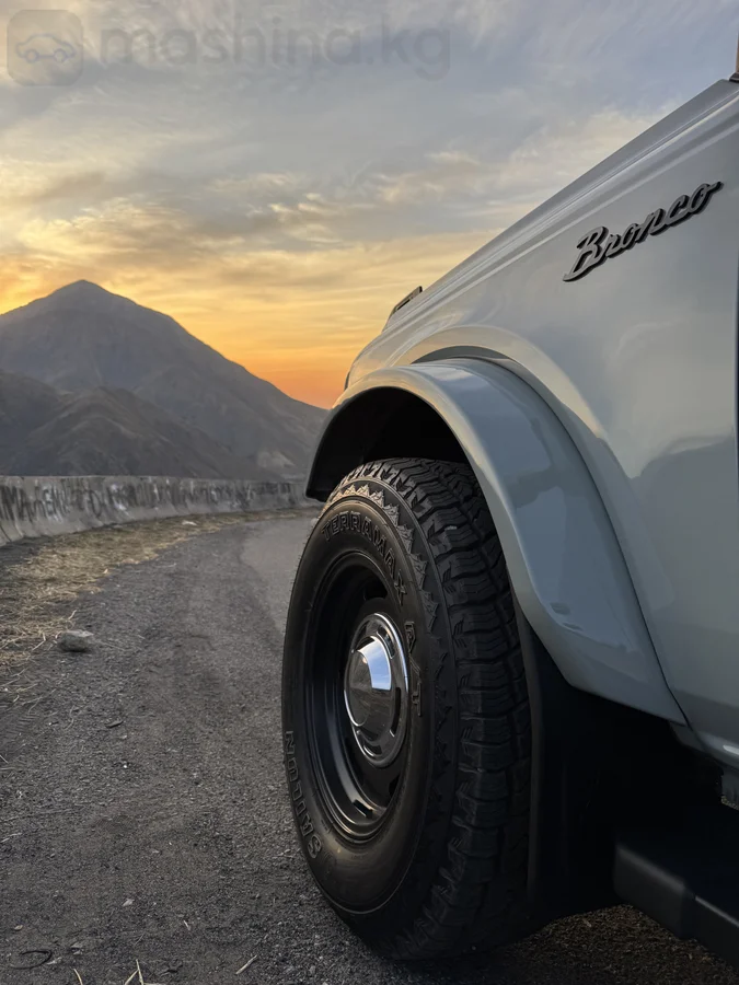 Ford Bronco, 2024 — фото 5 из 6