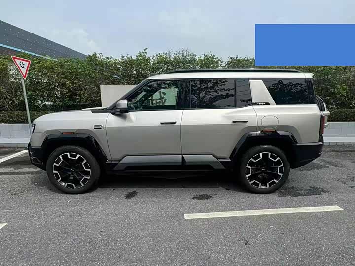 BYD FangChengBao Leopard 8, 2025 — фото 3 из 7