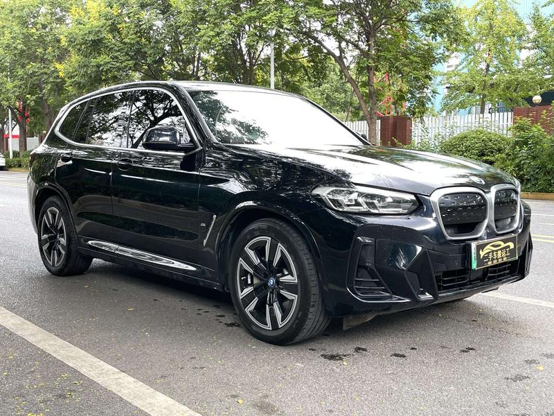 BMW iX3, 2023 — фото 3 из 11