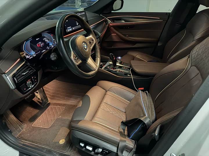 BMW 5 Series Hybrid, 2021 — фото 2 из 9