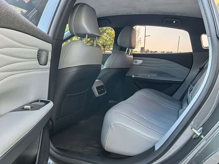Geely Galaxy E8, 2024 — фото 5 из 9