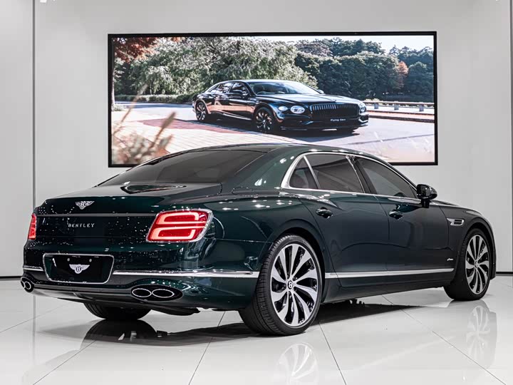 Bentley Flying Spur, 2022 — фото 6 из 9