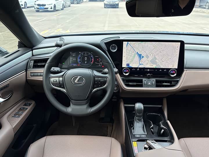 Lexus ES, 2025 — фото 7 из 9