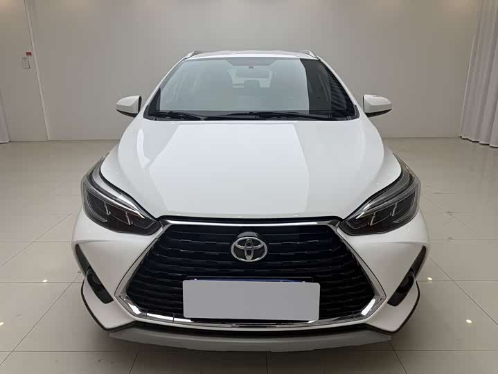 Toyota Yaris L Hatchback, 2022 — фото 2 из 9