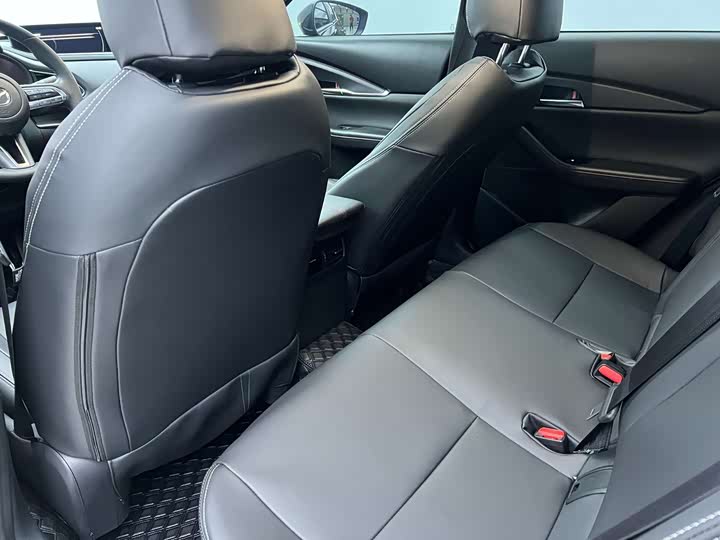 Mazda CX-30, 2023 — фото 8 из 9