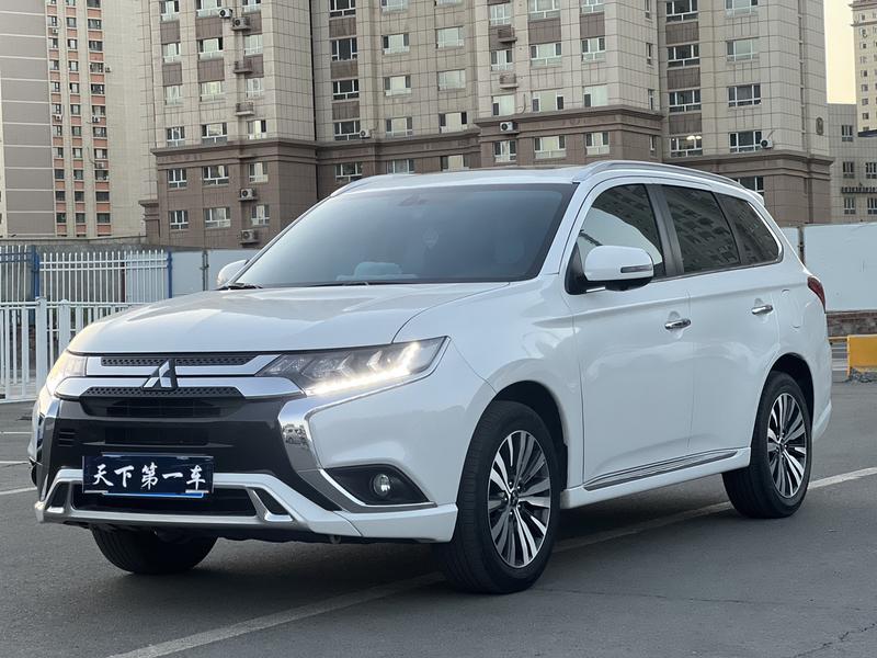 Mitsubishi Outlander, 2022 — купить в Казани под ключ
