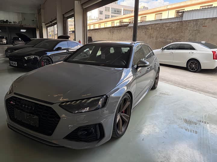 Audi RS 4, 2023 — фото 3 из 9