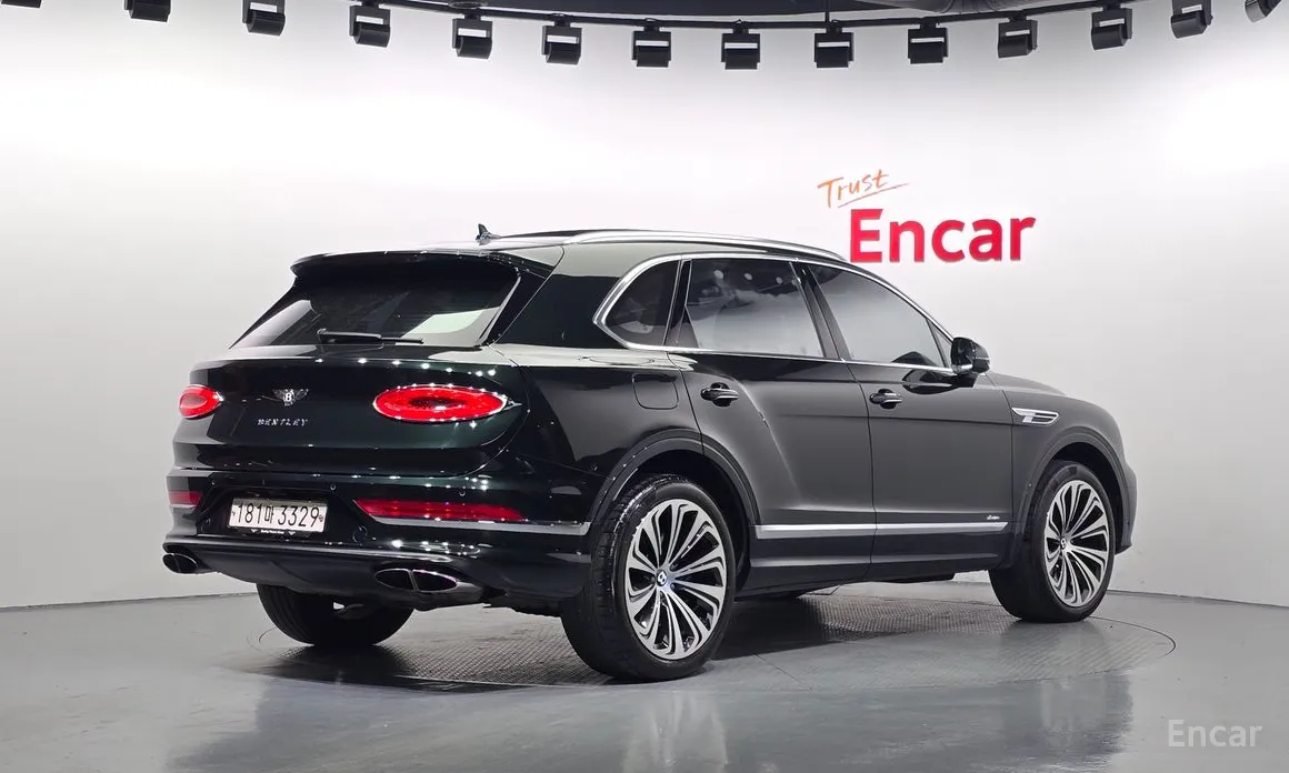 Bentley Bentayga, 2023 — фото 2 из 12