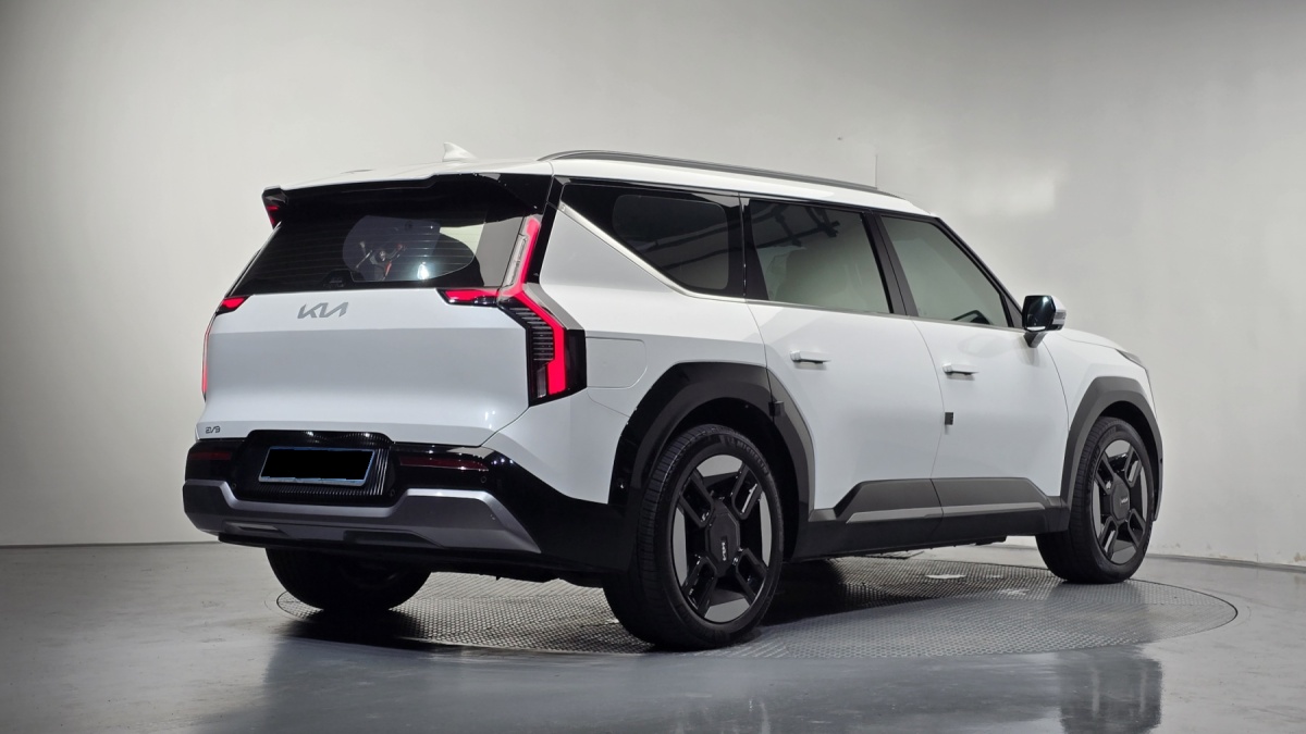 Kia EV9, 2023 — фото 2 из 12