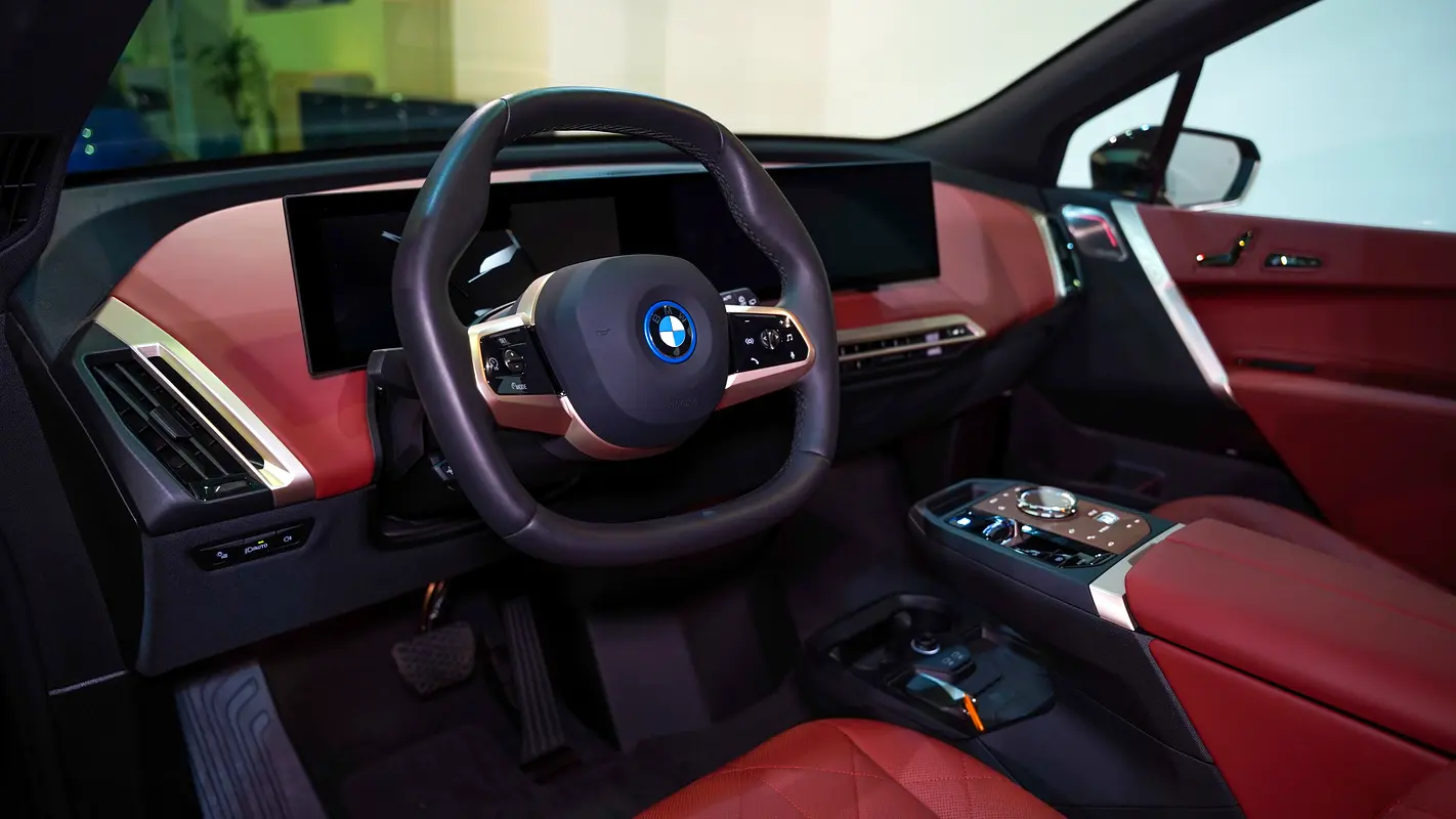 BMW iX, 2025 — фото 8 из 10