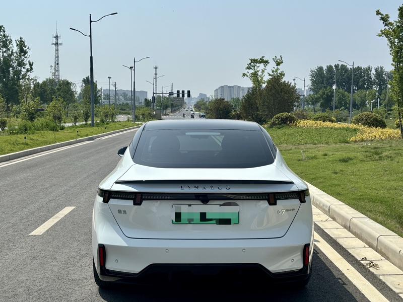 Lynk & Co 07 EM-P Hybrid, 2024 — фото 5 из 10
