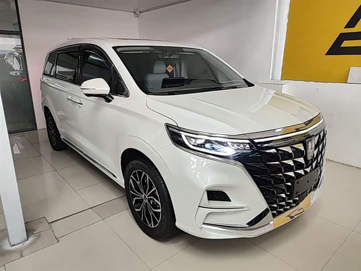 Roewe iMax 8 EV, 2025 — фото 4 из 9