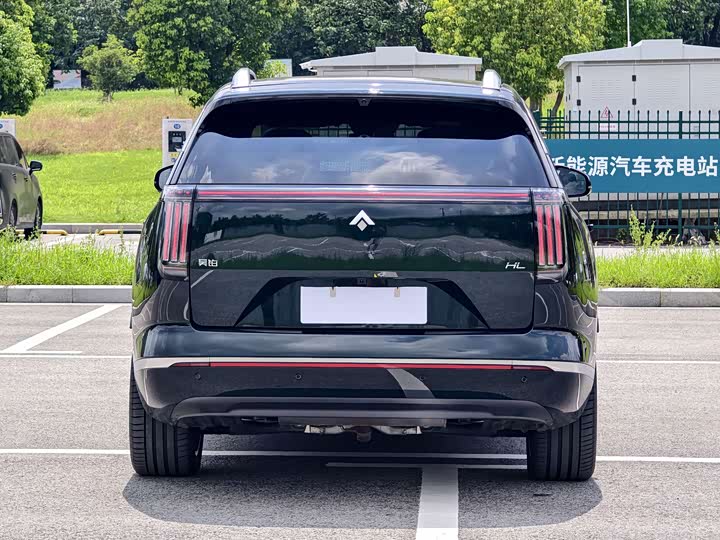 GAC Hyptec HL, 2025 — фото 7 из 9