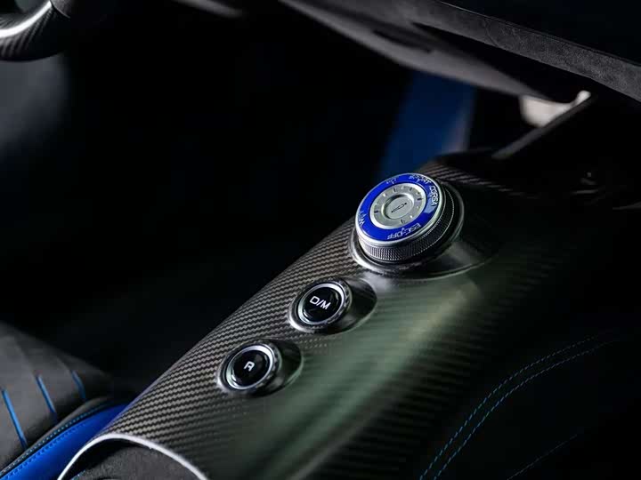 Maserati MC20, 2022 — фото 8 из 9