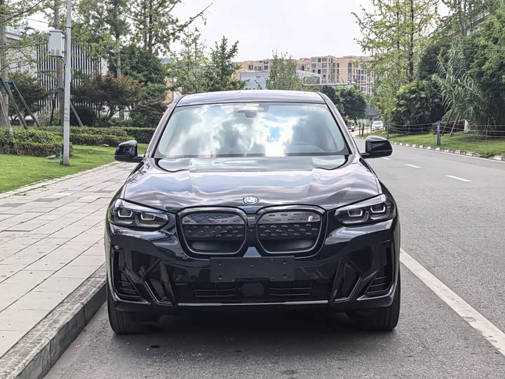 BMW iX3, 2024 — фото 2 из 9