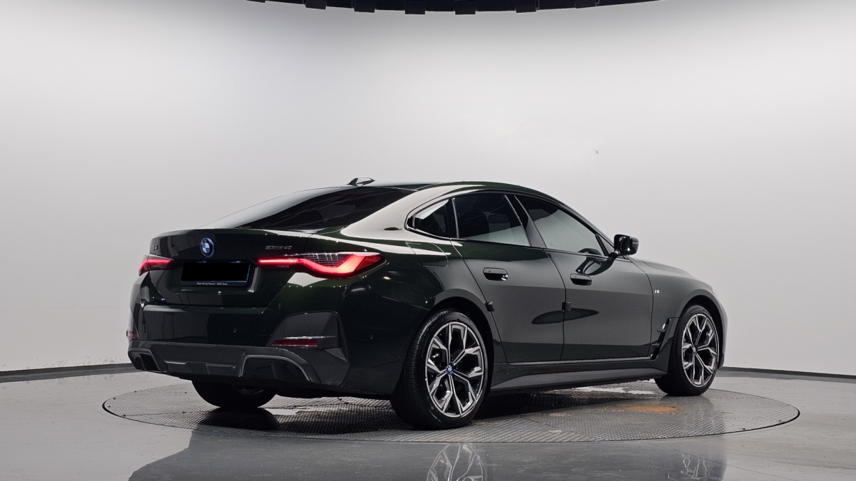 BMW i4, 2022 — фото 2 из 12