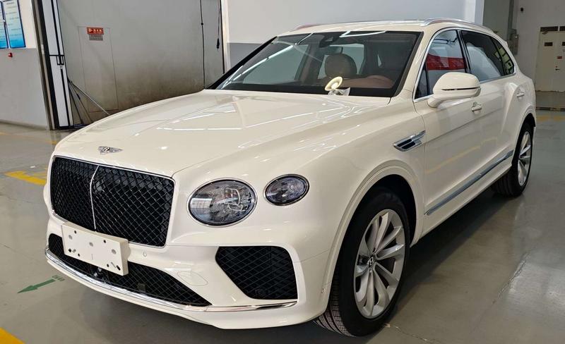 Bentley Bentayga, 2025 — купить в Тамбове под ключ