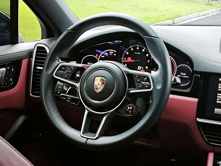 Porsche Cayenne, 2023 — фото 9 из 9