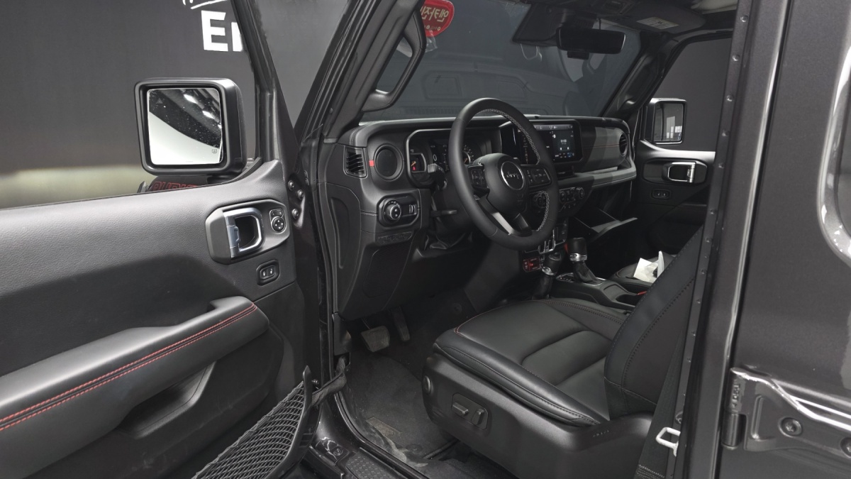 Jeep Wrangler, 2025 — фото 9 из 12