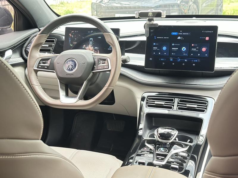 BYD Qin Plus, 2023 — фото 8 из 12