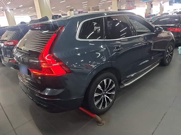 Volvo XC60, 2022 — фото 7 из 9