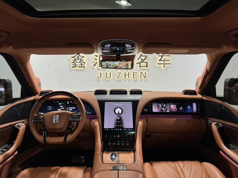 BYD Yangwang U8, 2023 — фото 7 из 10